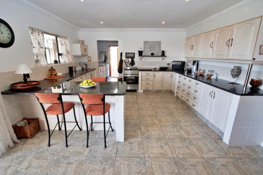 4 Bedroom Property for Sale in Stilbaai Wes Western Cape